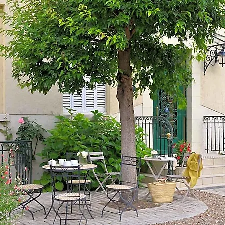 Du Manoir Hotel 2*