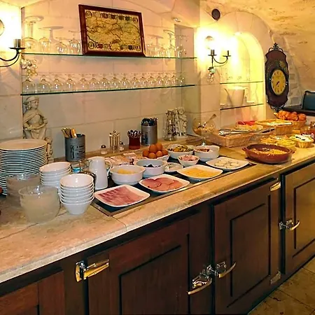 Du Manoir Hotel