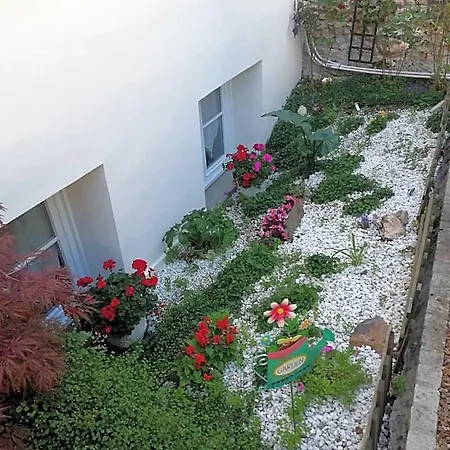 Du Manoir Hotel 2*