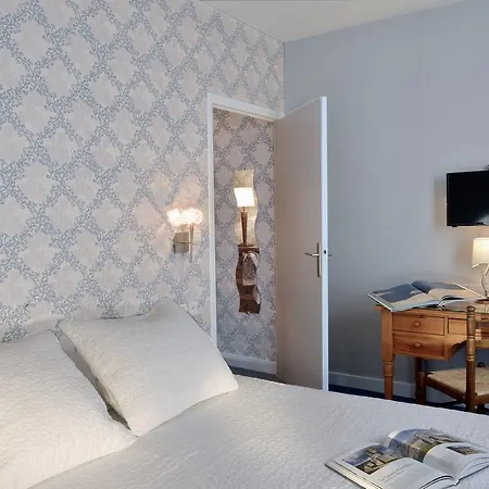 Du Manoir Hotel 2*