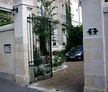 Du Manoir Hotel 2*